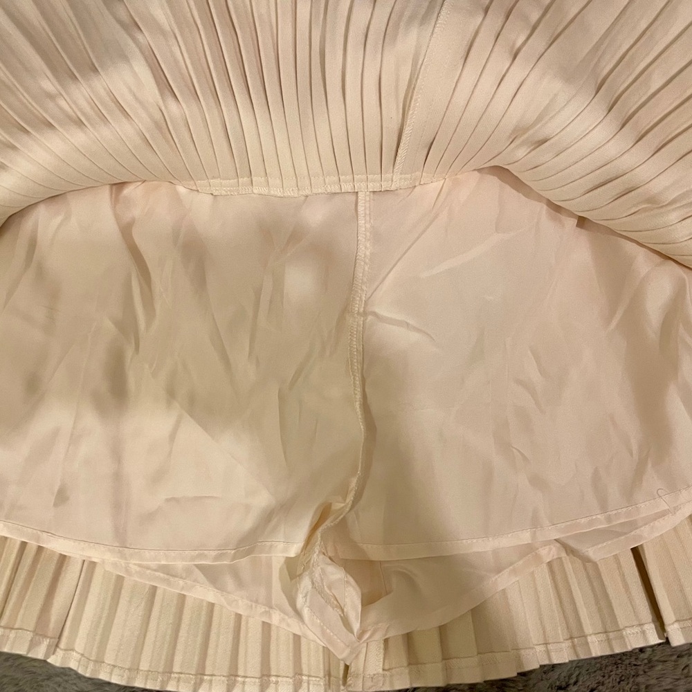 NWT Commense Ivory/Off White Golden Button Pleated Mini Skirt/Skort - XL - Picture 12 of 13